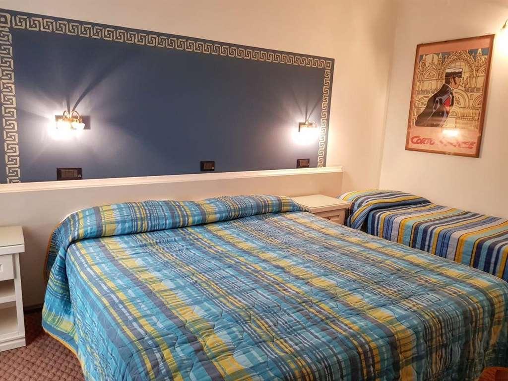 Il Grifo Hotel E Bisteccheria Toscana Montepulciano Bilik gambar