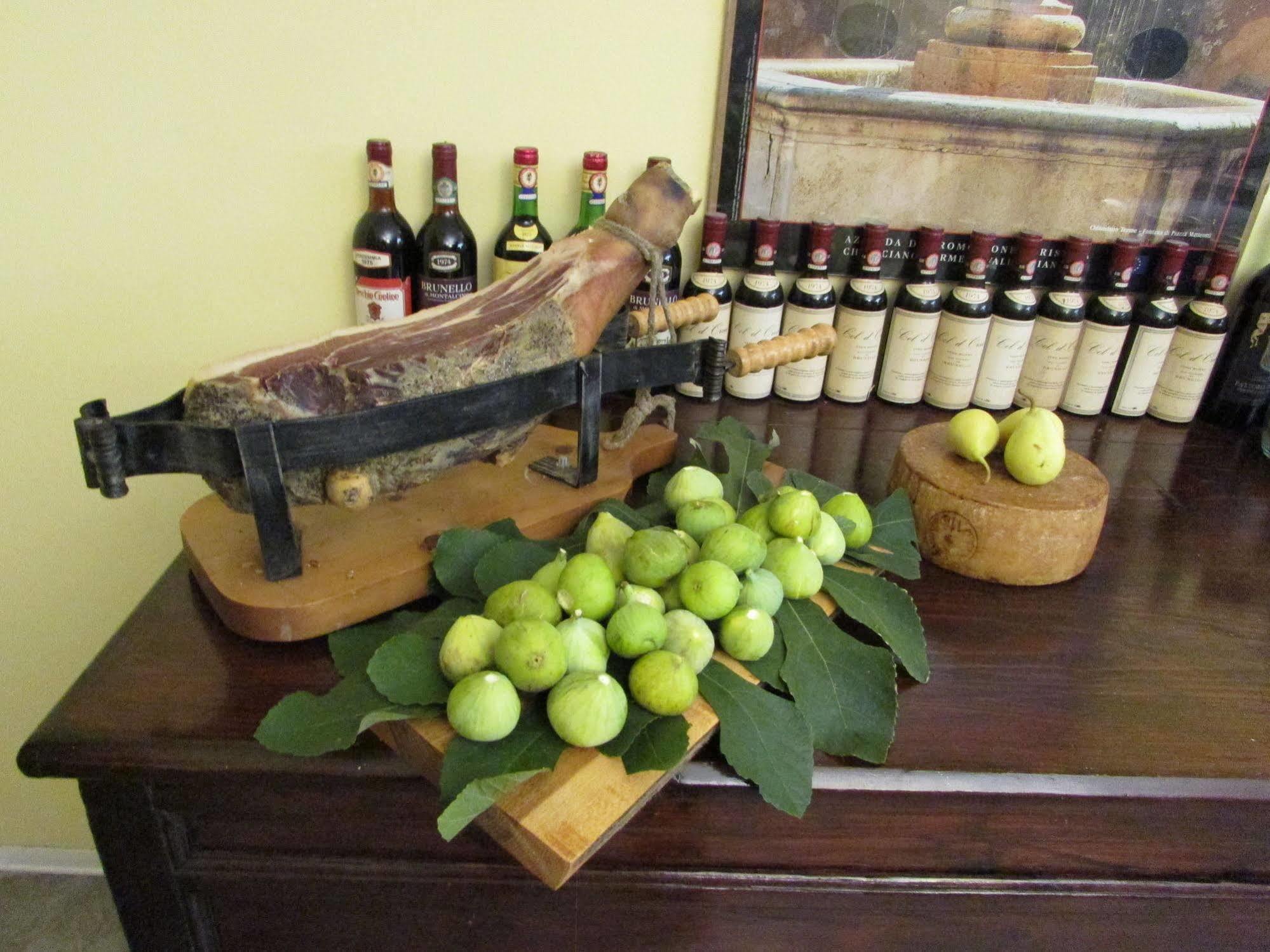 Il Grifo Hotel E Bisteccheria Toscana Montepulciano Luaran gambar